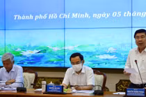 Bí Thư Thành ủy TP.HCM Nguyễn Văn Nên, Chủ tịch UBND TP.HCM Nguyễn Thành Phong cùng Phó chủ tịch UBND TP.HCM Nguyễn Văn Hoan chủ trì Hội thảo khoa học sáng 5/5 - Ảnh: TTBC