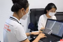 Lực lượng y tế xả thân phục vụ cộng đồng tại TP.HCM - Ảnh: HCDC