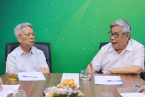 ông Nguyễn Sĩ Dũng và GS Vũ Minh Giang