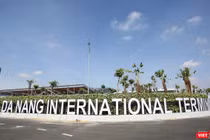 Đơn vị tư vấn kiến nghị Đà Nẵng ưu tiên đầu tư 2 tuyến ở giai đoạn đầu tiên là xe điện mặt đất trục đông tây kết nối biển Mỹ Khê với Sân bay quốc tế và xe điện mặt đất trục nam bắc dọc biển Mỹ Khê, kết nối khu resort phía đông nam thành phố.