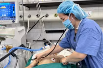 Bác sĩ mổ cấp cứu thanh niên "vô danh” gặp tai nạn nghiêm trọng