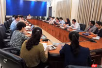 Ban Chỉ đạo phòng, chống dịch COVID-19 Trường Đại học Y Hà Nội họp, dưới sự chủ trì của GS.TS. Tạ Thành Văn - Hiệu trưởng Trường Đại học Y Hà Nội, Trưởng Ban Chỉ đạo.