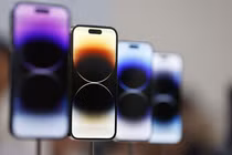 Ngoài thị trường smartphone mới, Apple cũng hưởng lợi từ thị trường smartphone đã qua sử dụng (Ảnh: WSJ)