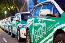 Taxi công nghệ GrabCar (ảnh Xuân Lan)