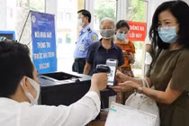 Bộ Công an đang triển khai thí điểm Hệ thống quản lý tiêm chủng vaccine. Ảnh: VGP