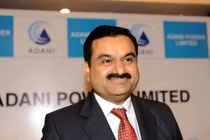 Với số tài sản hơn 110 tỉ USD, ông Gautam Adani đã trở thành người giàu nhất châu Á (Ảnh: Sohu).