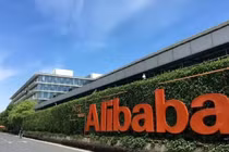 Tin đồn về kế hoạch giảm cổ phần của Jack Ma đã khiến giá trị thị trường của Alibaba bốc hơi 42 tỉ USD chỉ trong một ngày (Ảnh: Sohu)