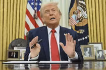 Ngày 31/3, tại Nhà Trắng, Tổng thống Trump tiết lộ vẫn liên lạc với nhà lãnh đạo Triều Tiên. Ảnh: Yonhap.