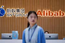 Việc cổ phiếu của Ant bị hoãn IPO trên sàn Thượng Hải và Hồng Kông đã gây thiệt hại lớn cho cả Ant Group, Alibaba lẫn ông Mã Vân (Ảnh: Reuters).