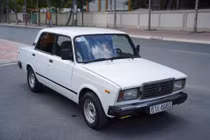 Ô tô Nga cũ bán giá rẻ hơn xe máy: Lada, UAZ chưa đến 50 triệu đồng