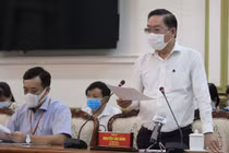 Ông Nguyễn Tấn Bỉnh - Giám đốc Sở Y tế TP.HCM cung cấp các con số chấn động tại cuộc họp Ban chỉ đạo phòng, chống dịch bệnh COVID-19 chiều ngày 3/12 (Ảnh: TTBC)