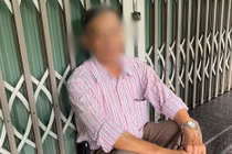 Ông Trần Đình Dũng (bố anh P.) bàng hoàng, không tin rằng con trai mình đã mất trong vụ 6 người chết ở Thái Lan.