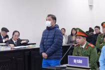 Cựu giám đốc khai lý do mang quà kẹp hàng tỷ đồng biếu cựu chủ tịch nhà xuất bản