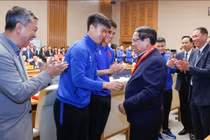 Thủ tướng: "Bóng từ từ lăn vào lưới nói lên sức mạnh tuyển Việt Nam"