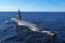 Tàu ngầm phi hạt nhân "Kronstadt" dự án 677 "Lada" thử nghiệm trên biển. Ảnh Video RG