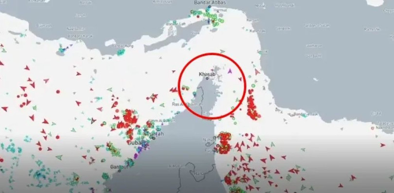 Sau khi Iran tuyên bố phong tỏa eo biển Hormuz, nơi này đã vắng bóng tàu qua lại. Ảnh: Newtalk.
