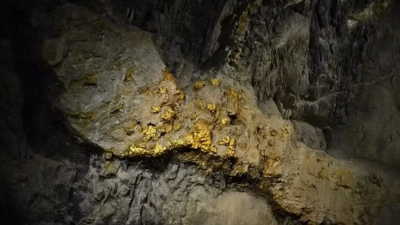 Truyền thông Trung Quốc đưa tin ngày 18/12, tại tỉnh Sơn Đông đã phát hiện mỏ vàng quy mô khủng dưới đáy biển có trữ lượng 562 tấn, trị giá hơn 100 tỷ USD. Ảnh: Sina.