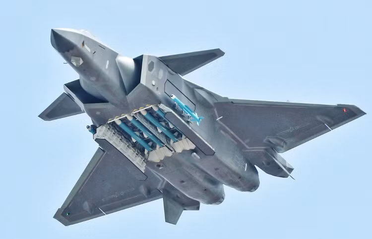 j-20-mang-pl-15.png