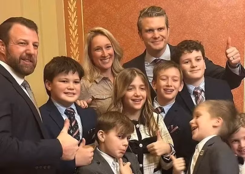 Ông Pete Hegseth đưa toàn bộ gia đình 8 người đi theo trong chuyến thăm Pháp gây tranh cãi về chi phí và bảo vệ. Ảnh: Reuters.