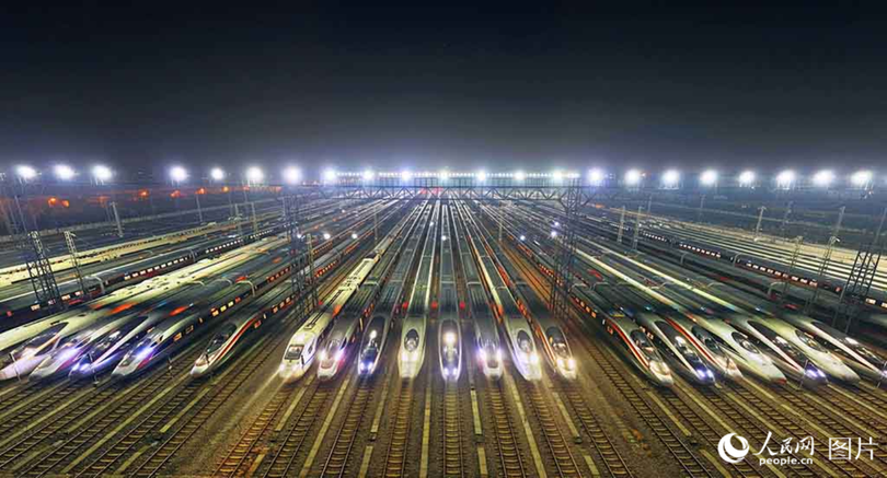 Ngành đường sắt Trung Quốc đã chuẩn bị đủ các đoàn tàu cho Xuân vận Tết Bính Ngọ. Ảnh: NDNB.