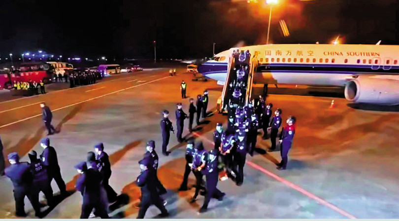 Từ 2025 đến nay đã có hơn 7.600 nghi phạm lừa đảo người Trung Quốc bị bắt ở Myanmar đưa về nước. Ảnh: TKWW.