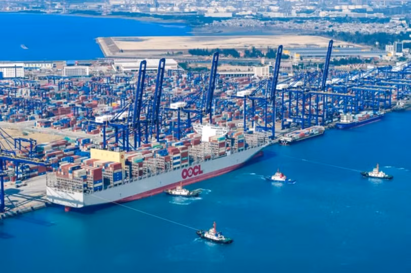 Cảng Dương Phố ngày đầu "phong quan" lượng tàu cập cảng đã tăng mạnh. Ảnh: Sina.