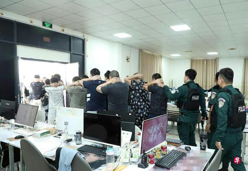 Cảnh sát Campuchia triệt phá ổ nhóm lừa đảo ở Bavet, Svayrieng. Ảnh: HK01. 