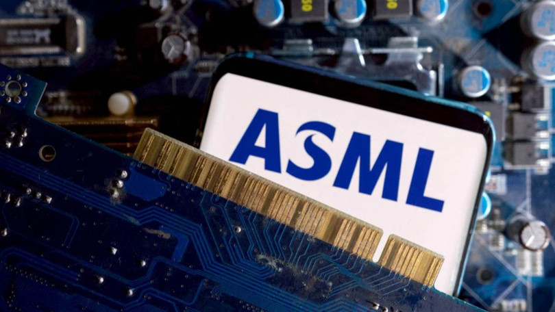 ASML là doanh nghiệp thống trị lĩnh vực máy quang khắc EUV trên toàn thế giới. Ảnh: Reuters.
