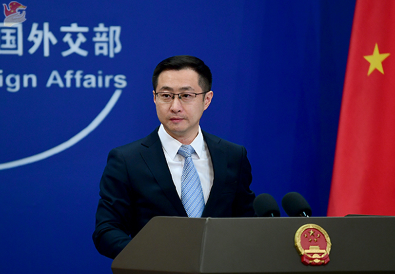 Người phát ngôn Bộ Ngoại giao Trung Quốc Lâm Kiếm tại cuộc họp báo chiều 16/3. Ảnh: BNGTQ.