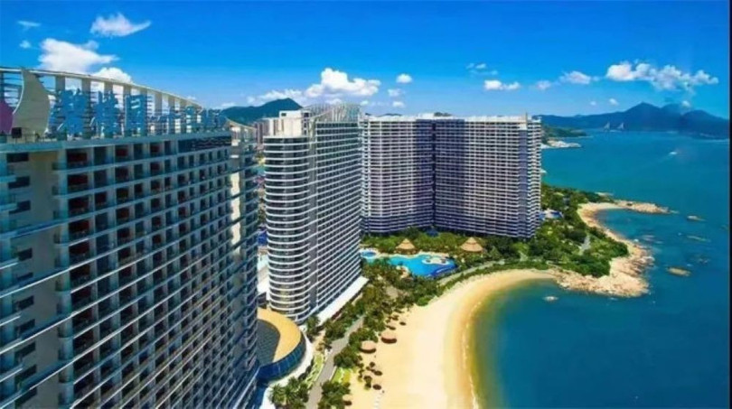 Những khu nhà ven biển ở Huệ Châu giờ giá chỉ còn một nửa so với 6 năm trước. Ảnh: Creaders.