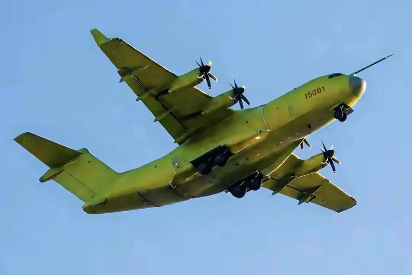 Máy bay vận tải tầm trung mới Y-30 trọng tải 30 tấn của Trung Quốc lần đầu bay thử. Ảnh: Sina.