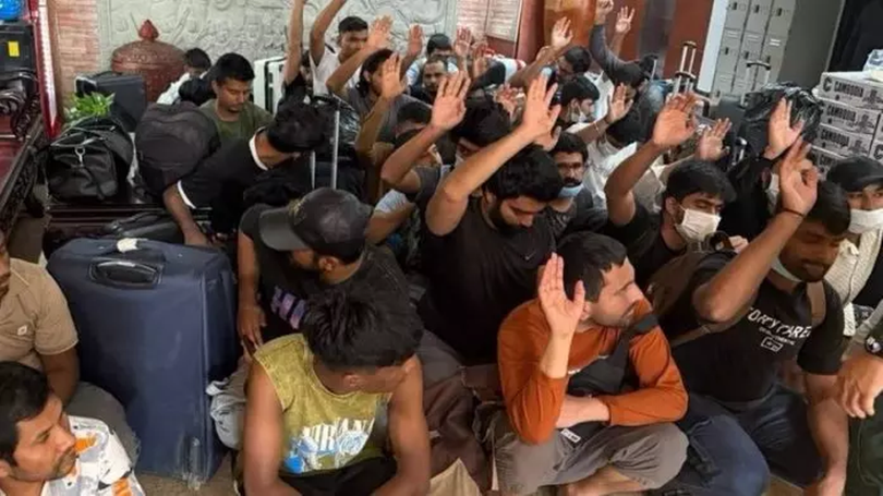 Trong 16 ngày, Campuchia đã bắt 162 nghi phạm thuộc 14 ổ nhóm lừa đảo qua mạng viễn thông. Ảnh: Singtao.