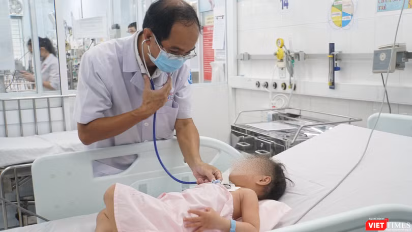 Bệnh nhi hồi phục nhanh sau điều trị. Ảnh: Phạm An