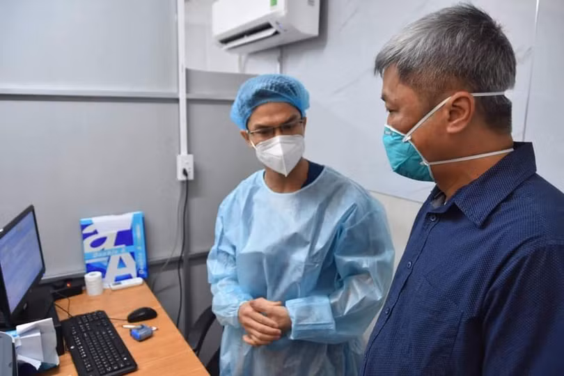 Thứ trưởng kiểm tra tại Bệnh viện Đa khoa tỉnh Đồng Nai. Ảnh: Khôi Nguyễn Thứ trưởng kiểm tra tại Bệnh viện Đa khoa tỉnh Đồng Nai. Ảnh: Khôi Nguyễn