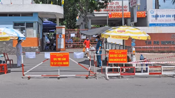Bệnh viện quận Tân Phú phong tỏa vào ngày 28/5. Ảnh: HCDC