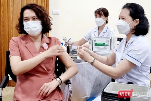 WHO và chuyên gia bác bỏ thông tin vaccine COVID-19 gây ung thư