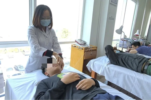 Trời rét đậm, rét hại: Cảnh báo liệt dây thần kinh, dễ nhầm đột quỵ