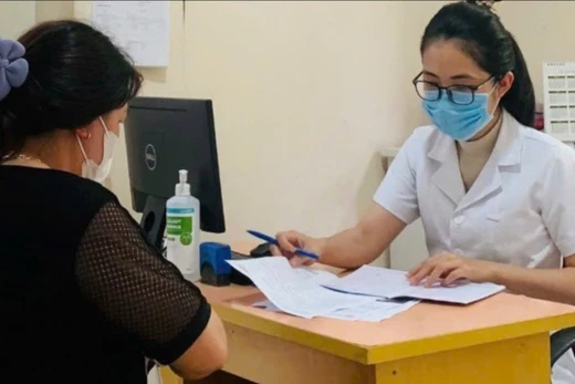 Trái tim hồi sinh sau ca ghép, nữ bác sĩ sản khoa trở lại với nghề