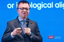 Ông Lê Quốc Minh trao đổi tại Hội thảo Internet Day 2025.