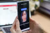 Người dùng có thể xác thực thuê bao trực tuyến qua ứng dụng của nhà mạng, không cần ra điểm giao dịch.