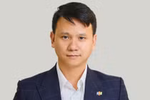 Ông Nguyễn Xuân Phong (giữa) được bổ nhiệm làm Giám đốc Công nghệ Tập đoàn FPT. Ảnh: FPT.