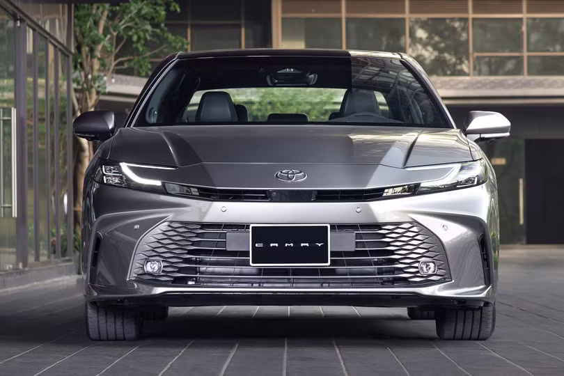 toyota-camry-6.jpg.avif