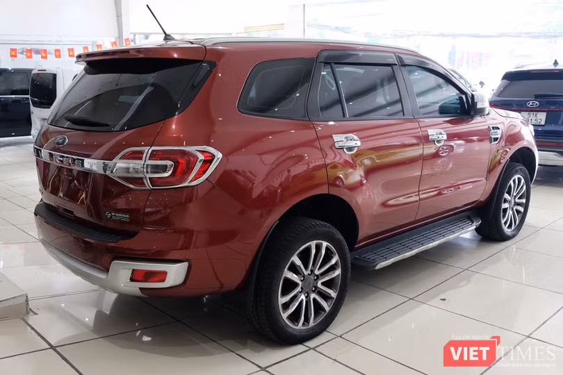 vt-ford-everest-rot-hon-300-trieu-dong-sau-4-nam-su-dung-anh-2.jpg