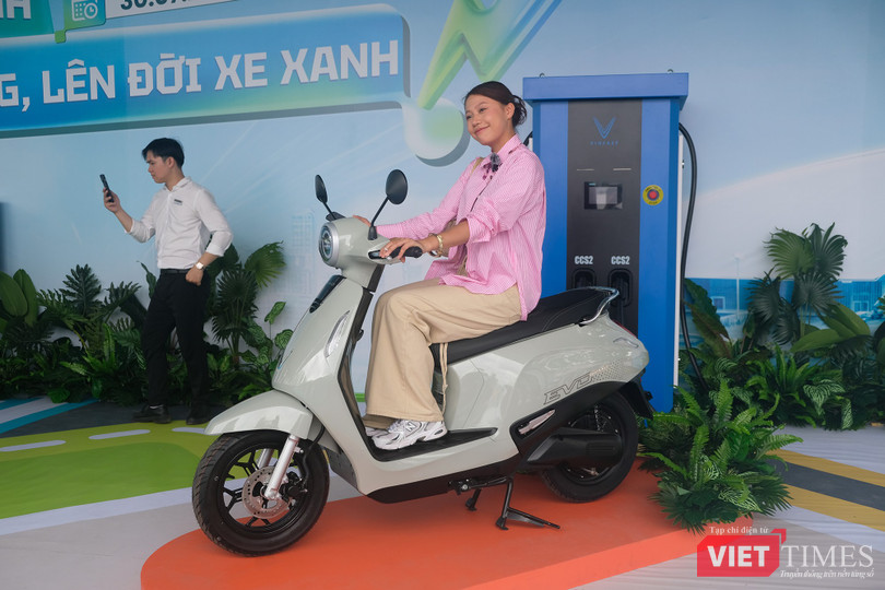vt-vinfast-ep-honda-tang-toc-cuoc-dua-xe-may-dien-tai-viet-nam-anh-2.jpg
