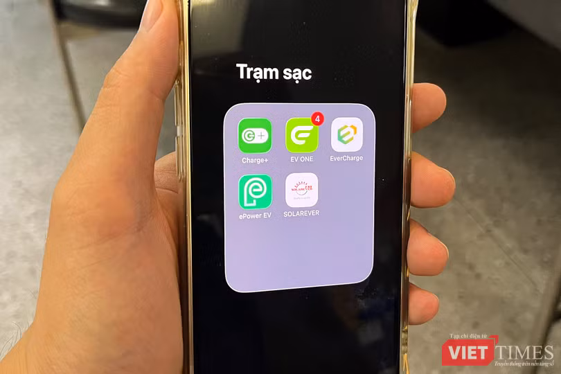 vt-tram-sac-xe-dien-ben-thu-ba-phu-rong-hon-nhung-nguoi-dung-van-gap-kho-anh-6.jpg