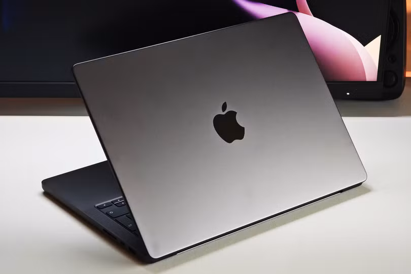 macbook-pro-m5.jpg.avif