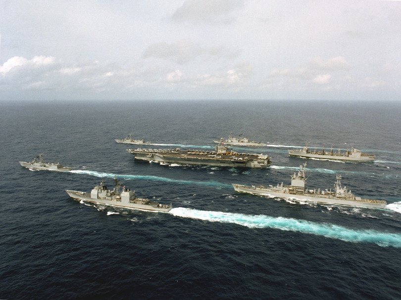 uss-abraham-lincoln-cvn-72-battle-group-underway-in-the-pacific-ocean-on-1-june-1991-6475470.jpg