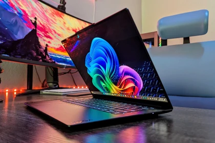 Với người làm đồ họa, độ sáng và độ chính xác màu của màn hình là những tiêu chí cần ưu tiên hàng đầu khi chọn laptop. Ảnh: Window Central.