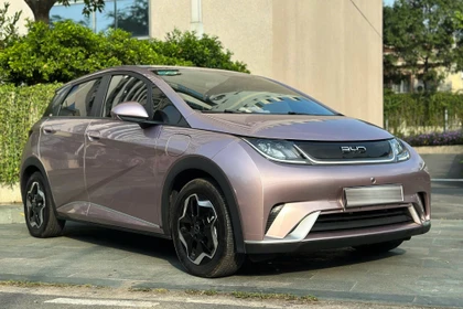 Chiếc BYD Dolphin được rao bán với giá 468 triệu tại TP.HCM. Ảnh: Long Tran.