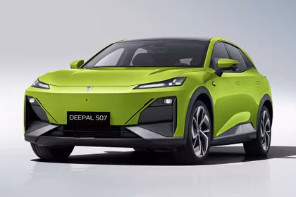 Changan Lumin là mẫu xe điện đô thị cỡ nhỏ, thiết kế 4 chỗ ngồi và hướng tới nhu cầu di chuyển trong thành phố. Ảnh: Changan.